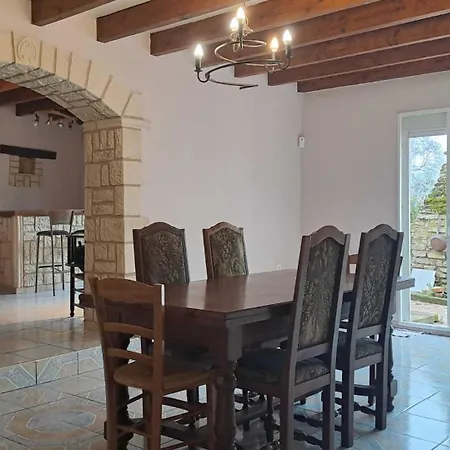 L'esquirou Tatil Evi